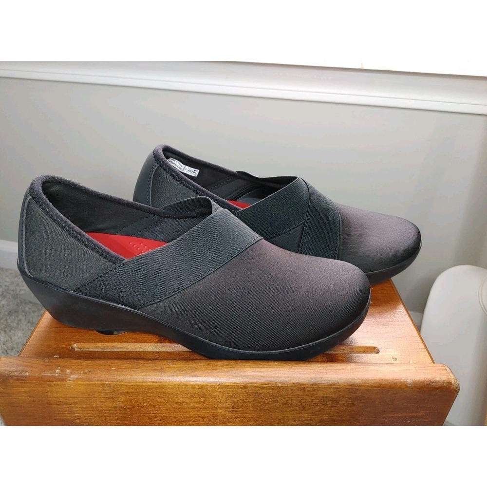 CROCS Busy Day Women's Black Dual Comfort Stretch Wedge Shoes Size 6 Gorpcore